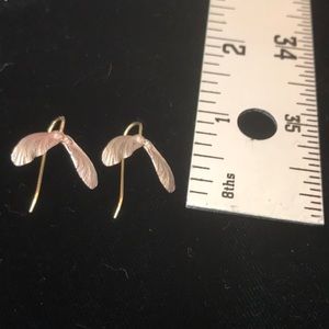 Artist made earrings in 925 and 18k gold wires